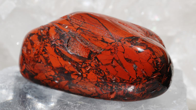 Birchlight-Energy-blog-grounding-crystals-RED-JASPER-805x455